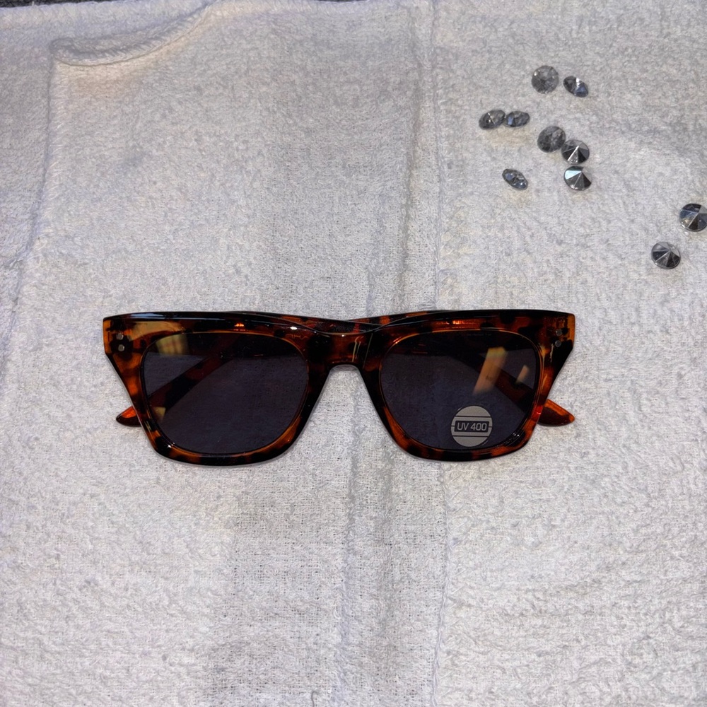 Tortoiseshell Rectangular Sunglasses - Brown Lens
